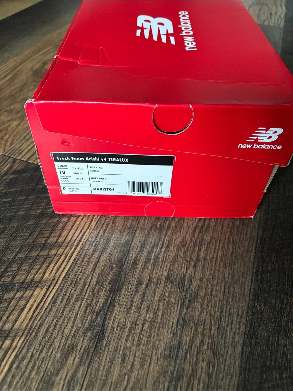 New Balance Fresh Foam Arishi v4 Sneaker Silver Metallic Unisex 10M or 11.5W